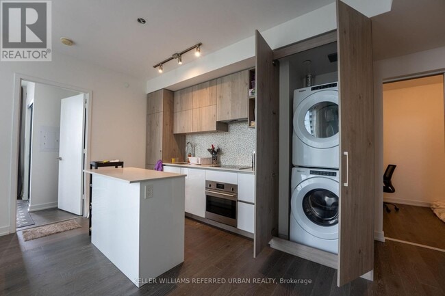 Photo - 1 Yorkville Ave Unit 3305