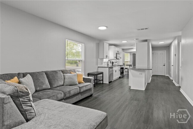 Photo - 140 Cumberland Ct