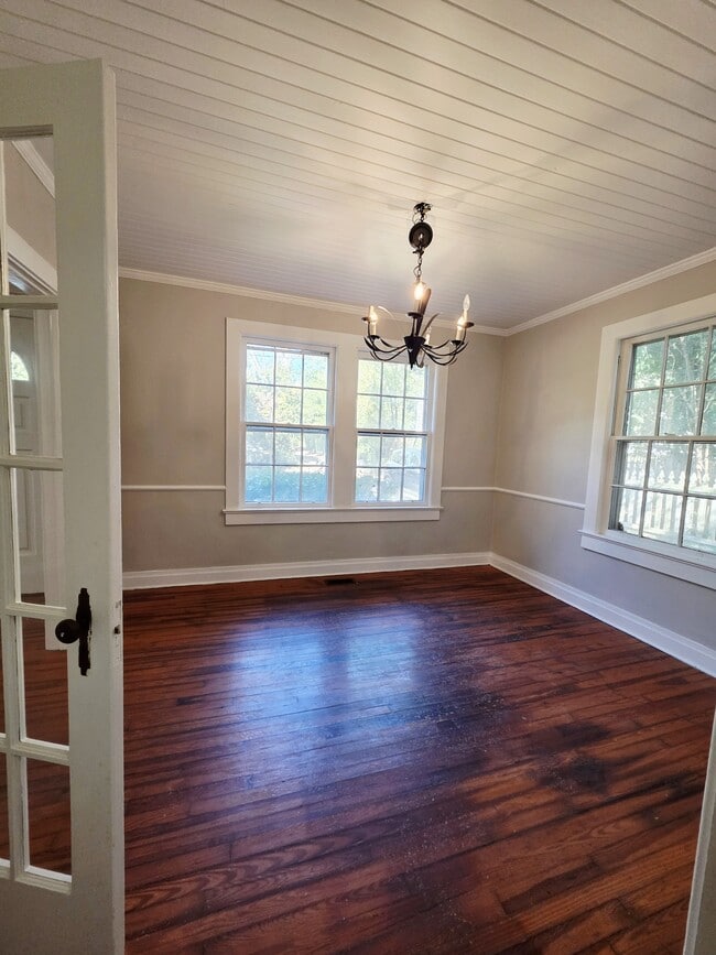 Photo - 205 E North St