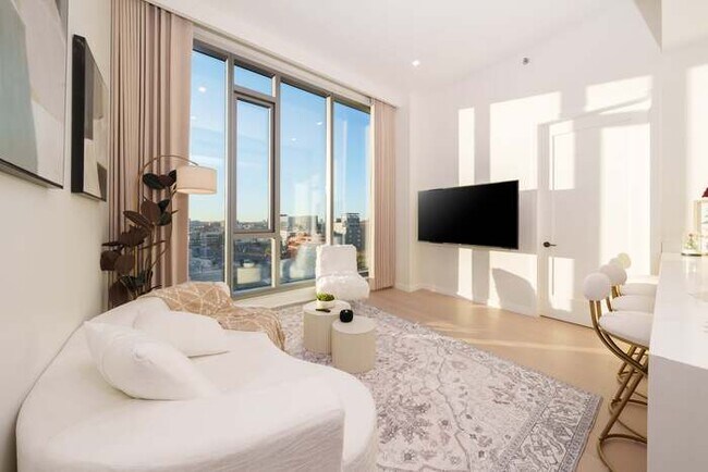 Photo - 35-32 Leavitt St