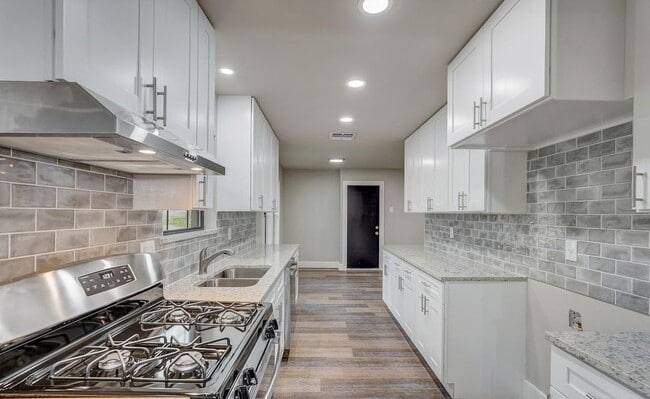 Photo - 850 Timber Dr