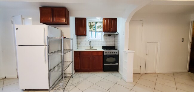 Open Kitchen - 2549 E 18th St Unit WALK-IN APT