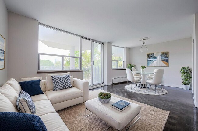 Building Photo - 40 Delisle Apartments