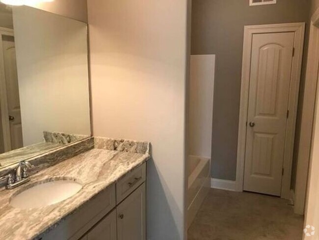 Building Photo - West End Unit 61 Rental