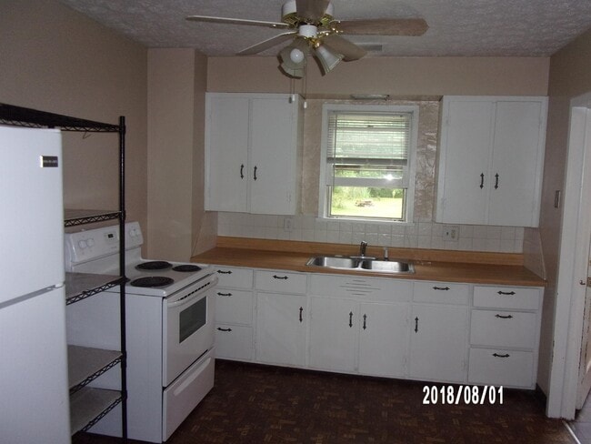 Photo - 799 McCauley Rd