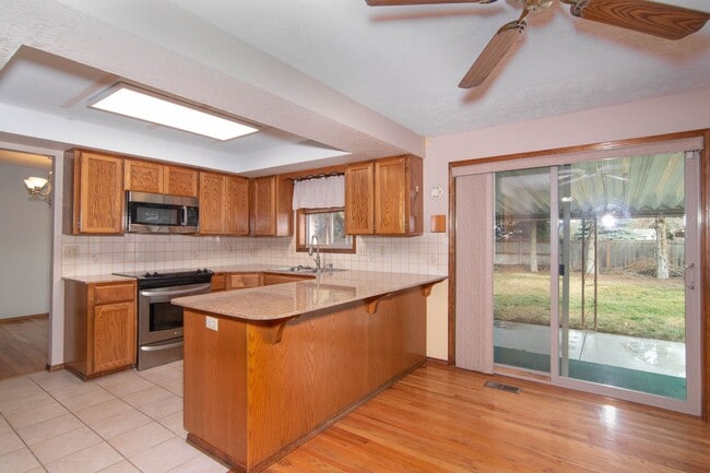 Photo - Spacious 5 Bedroom 3.5 Bath North Spokane ...