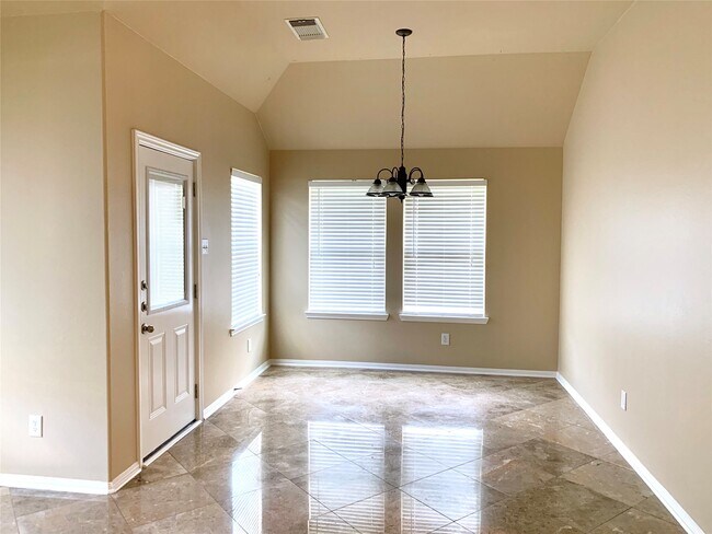 Photo - 2822 Chalet Knolls Ln
