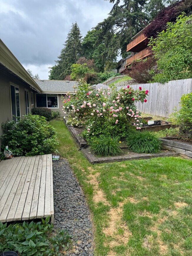 Single level home in desirable neighborhood! Rental House Rental in