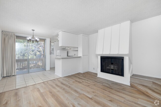 1BD, 1BA - 563SF - Living Room