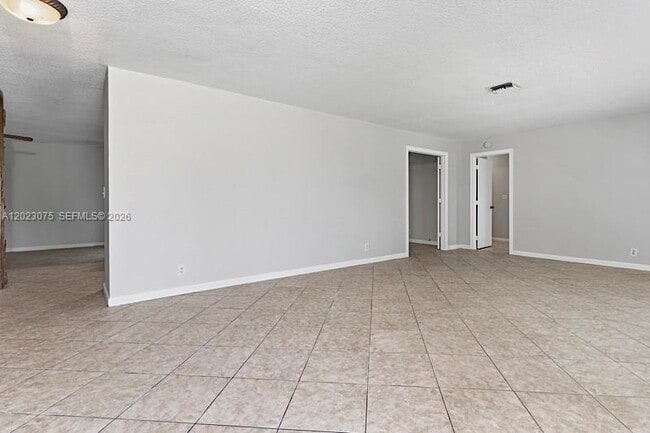 Photo - 3910 NW 4th Ct