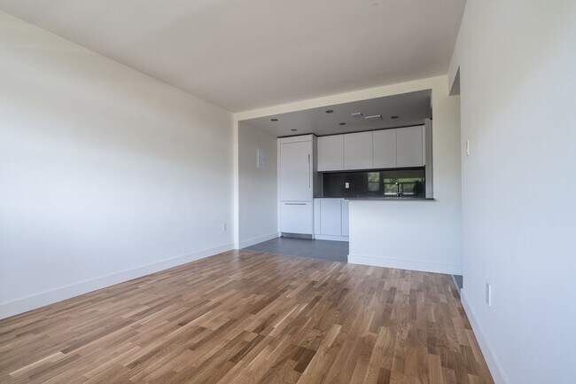 Photo - 230 Oak St Unit 1012