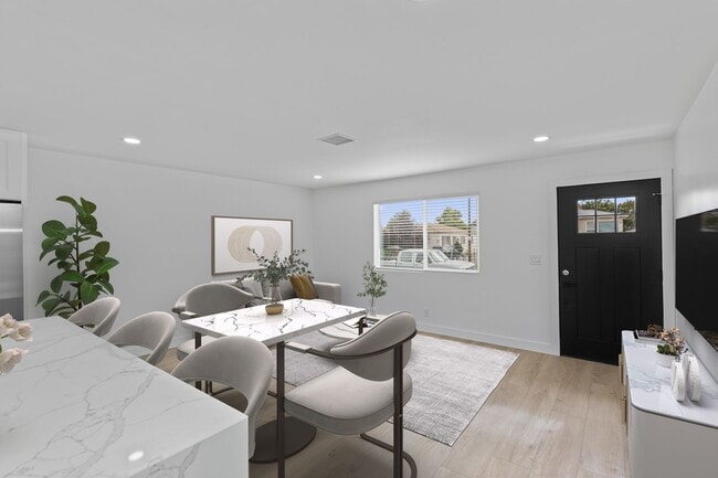 Photo - 4722 68th St