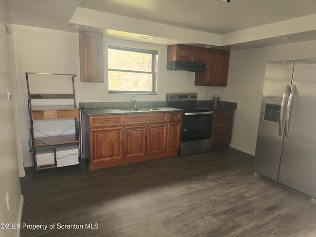 Building Photo - 962 Wood St