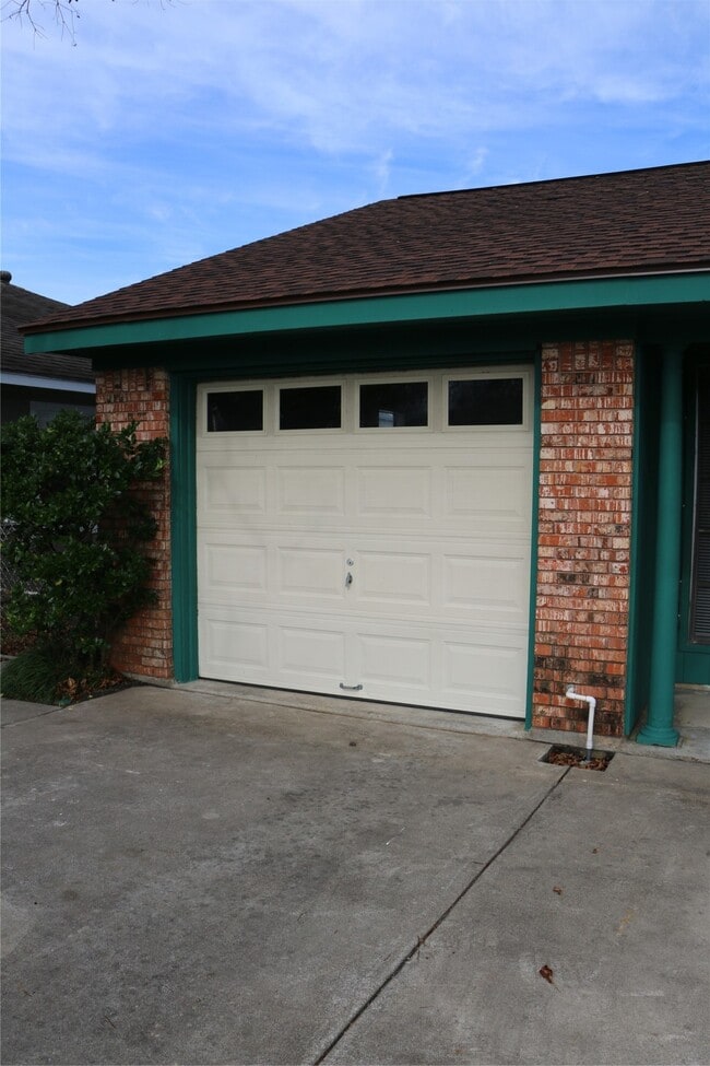 Photo - 710 W 7th St