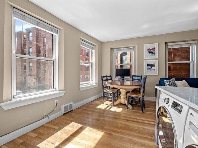 Photo - 19 Charter St Unit 3