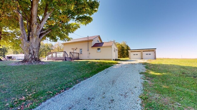 Building Photo - 2 bedroom in a country setting