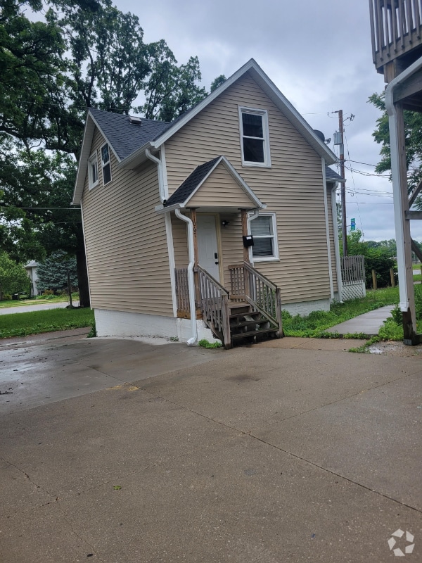 Building Photo - 1067 21st St Rental