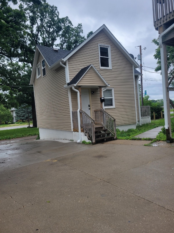 Building Photo - 1067 21st St Rental