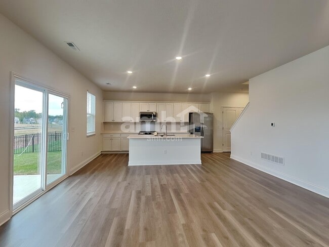 Photo - 9139 Henley Ave