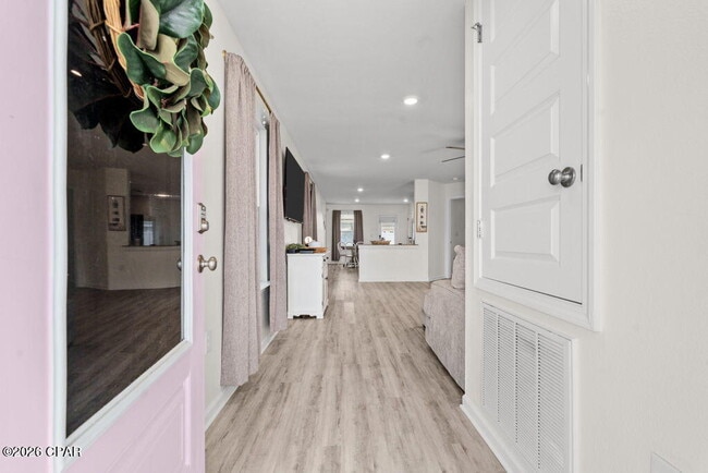 Photo - 6587 Kettles St