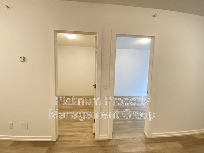 Photo - 450-458 8 Ave SE