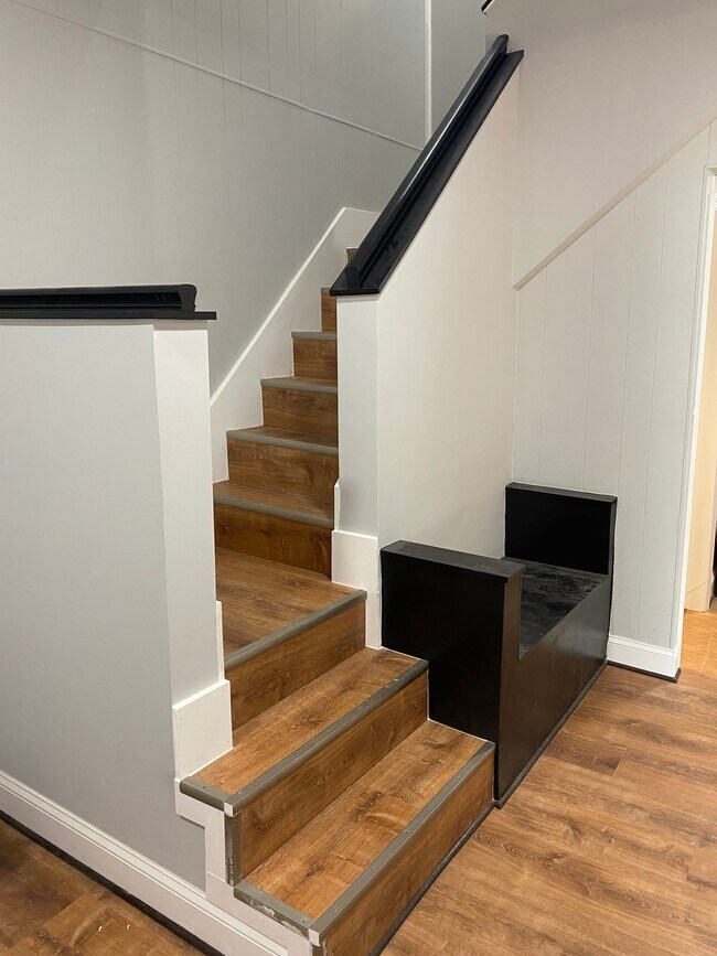 Photo - 1211 Poplar Grove St Unit 2A W/BALCONY Available $850