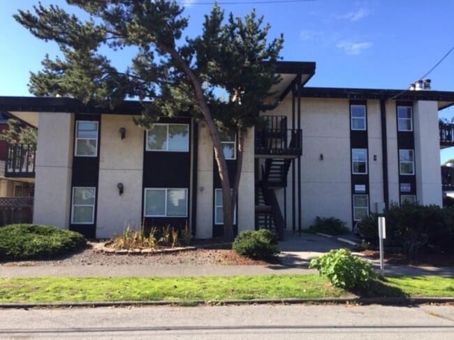 Photo - 1 bedroom in Seattle WA 98116 Unit 2733 61 Ave SW-1 bedroom
