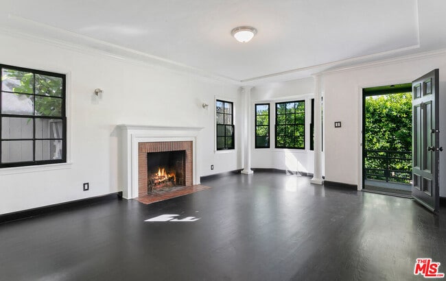 Building Photo - 508 N San Vicente Blvd Rental