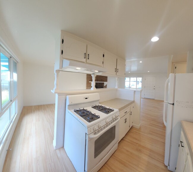 Photo - Cuesta By the sea cottage for Rent! Close ...