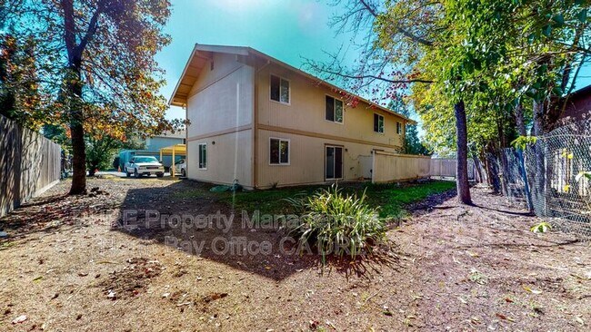 Photo - 7500 Bridgit Dr Unidad #B