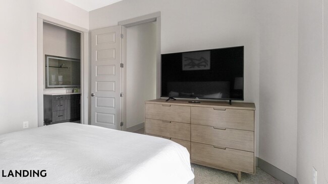 401 W 25th St Unit 2215
