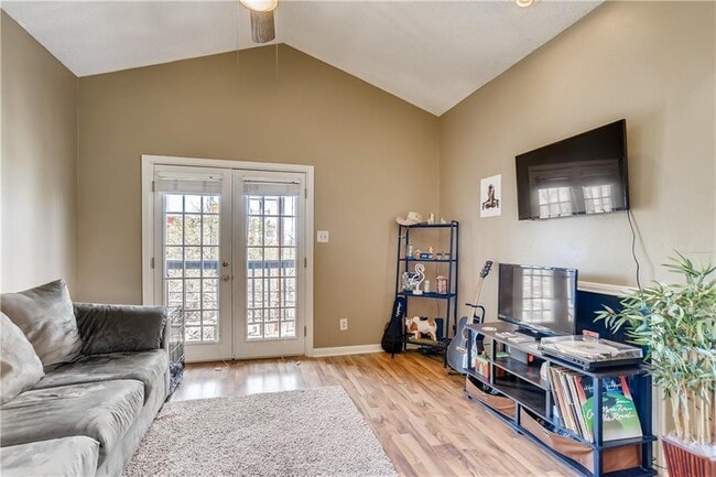 Photo - 711 W 21st St Unit 304