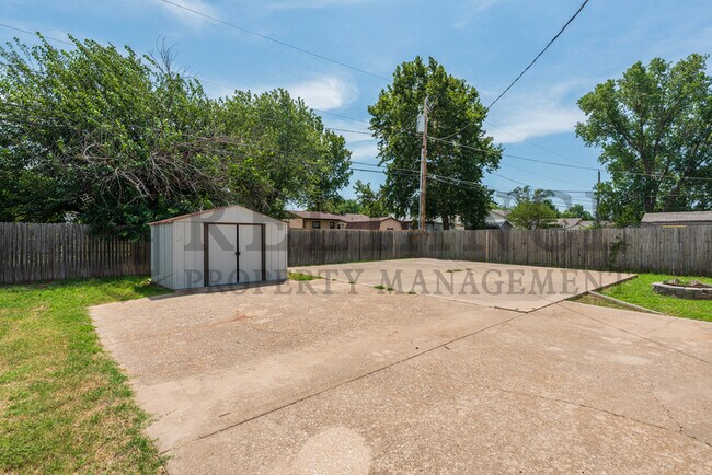 Photo - 4642 S vine Ave Casa