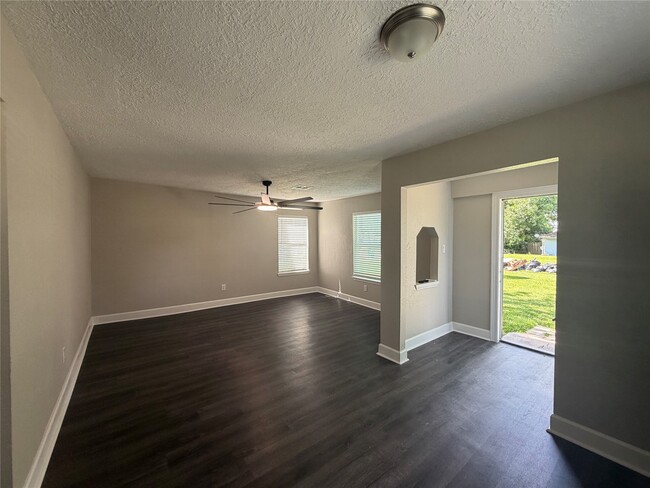 Photo - 1315 Bernard St