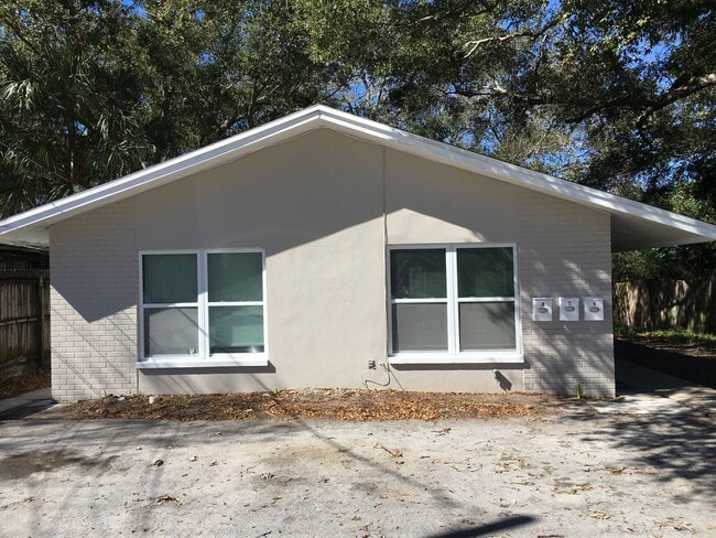 Photo - 805 10th St SW