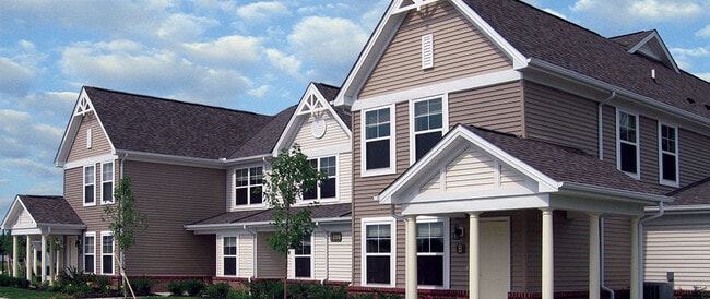 Port Clinton Pointe - Port Clinton Pointe Apartments