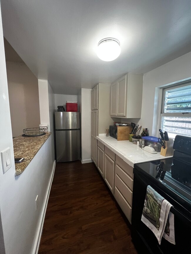 Photo - 1830 Fogarty Ave Unit 4