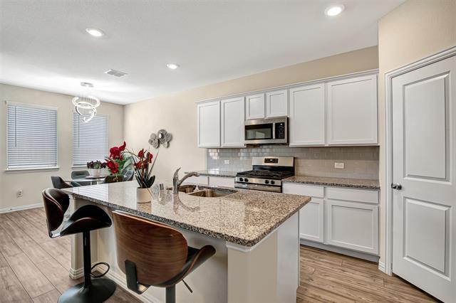 Photo - 409 Hackberry St