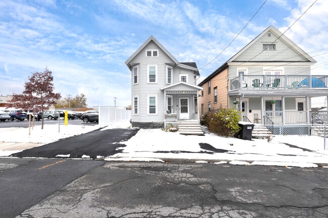 Photo - 127 Ashworth Pl