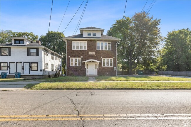 Building Photo - 633 Brown St Unit 2 Rental