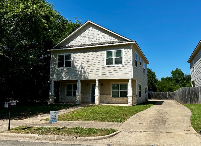 Building Photo - 3504 S 4th St Rental