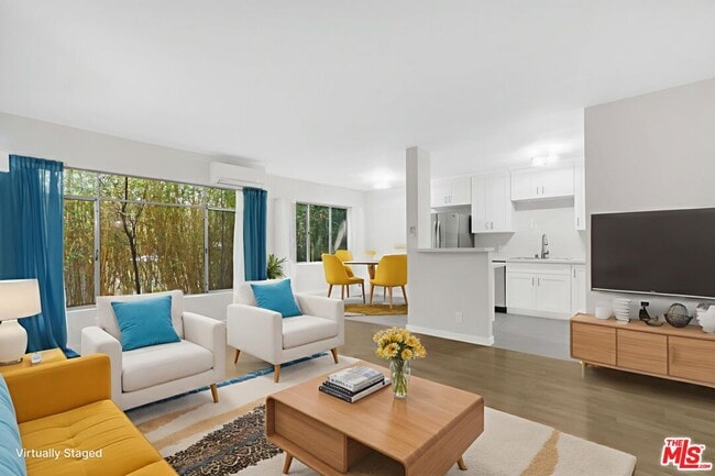 Building Photo - 2488 Beachwood Dr