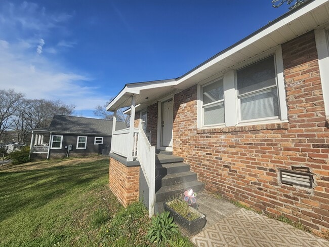 Photo - 108 Hilton St