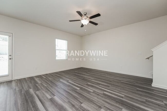 Photo - 33 Rowlett Pl