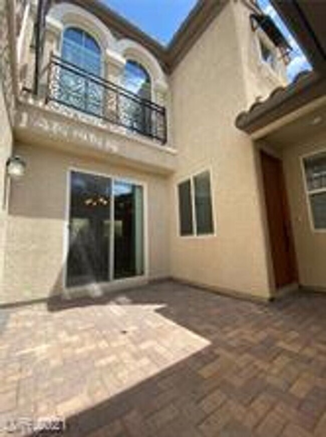 Photo - Lovely home with bedroom downstairs.