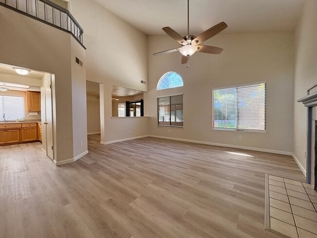 Photo - Beautiful 3 bedroom 2.5 bathroom in Antelope!