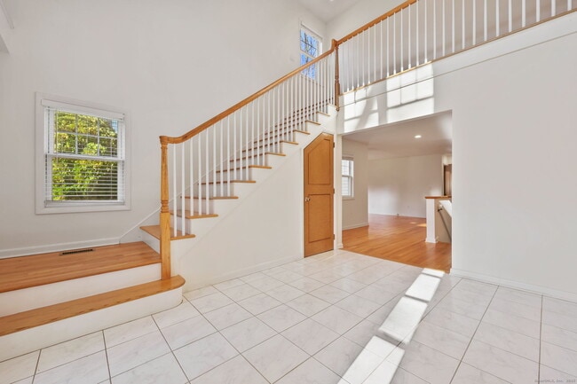 Photo - 53 Midbrook Ln