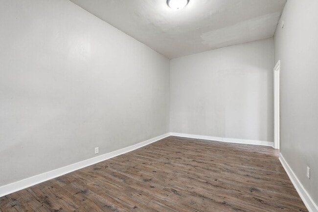 Photo - 1-Bed 1-Bath Unit Available Now in St. Paul! Unit 1