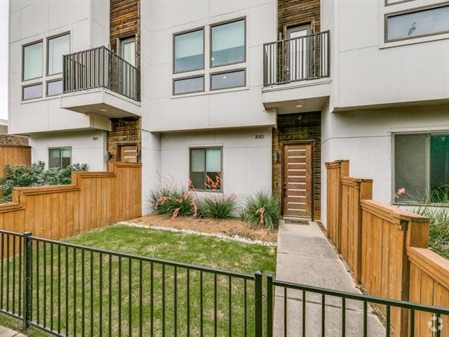 Building Photo - 3816 Roseland Ave Unit C 200 Rental