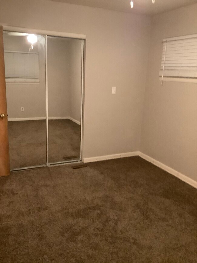 Photo - 689 Woodstock Rd Unit 689